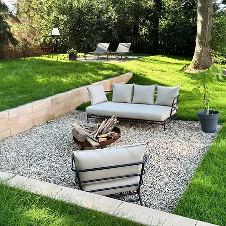 Weinvilla 1901 * ناومبورغ